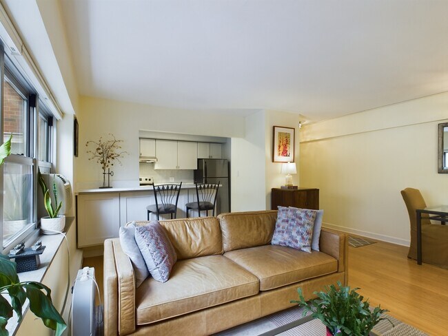 Foto del edificio - 4980 N Marine Dr