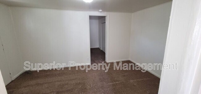 Foto del edificio - 206 E 5th St