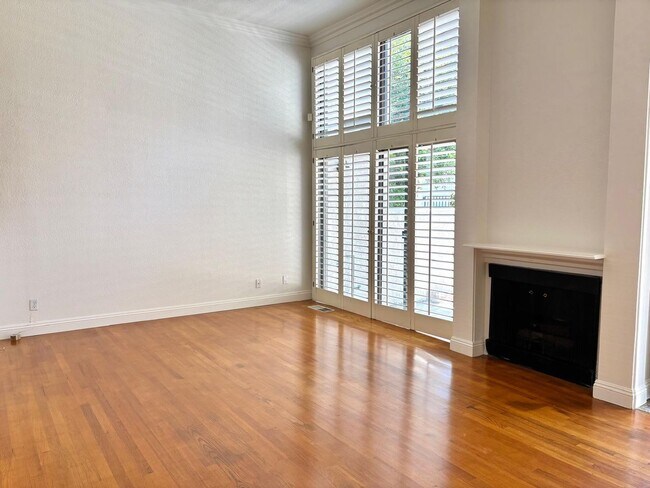 Foto del edificio - Welcome to this stunning 2 bedroom 2.5 bat...
