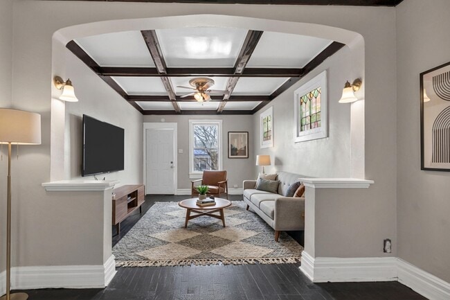 Building Photo - 3915 Schiller Pl