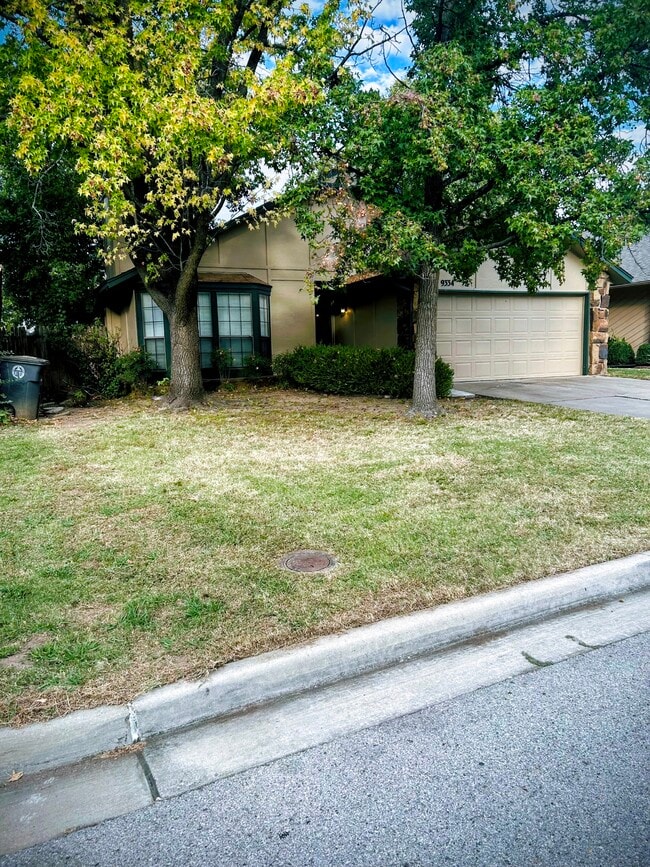 Building Photo - 9334 S 66th East Ave