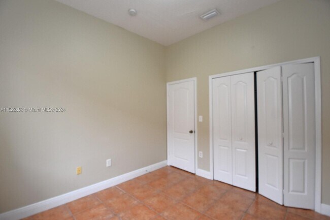 Building Photo - 2731 SW 149th Pl