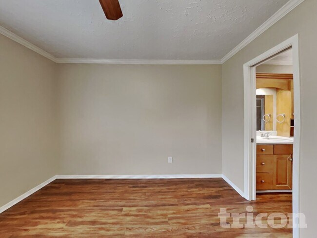 Foto del edificio - 16231 Cypress Point Dr