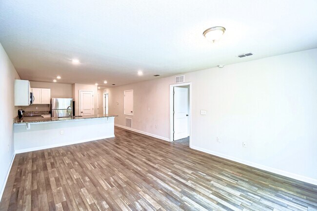 Foto del edificio - 45327 Red Brick Dr