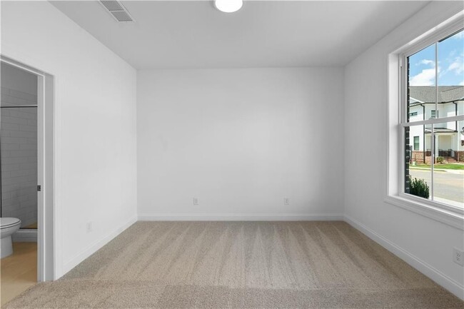 Building Photo - 5440 Howington Ct