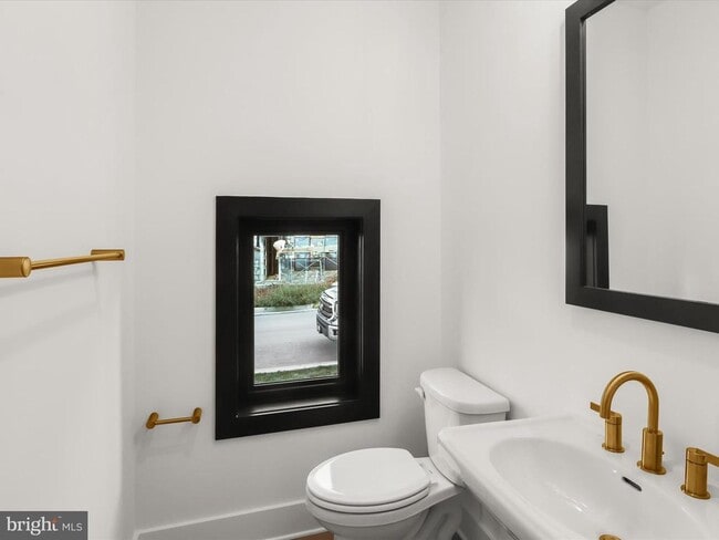 Foto del edificio - 14920 Dispatch St