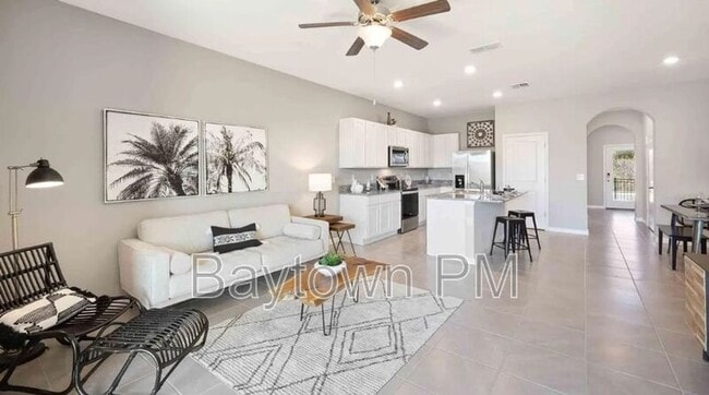 Photo - 33001 Tulip Petal Ln House