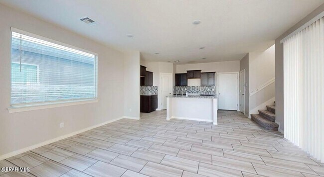 Foto del edificio - 14925 Pebble Hills Blvd