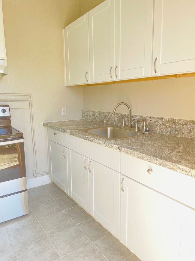 Foto del edificio - Fully Remodeled Charming Historic 2 Bed 1 ...