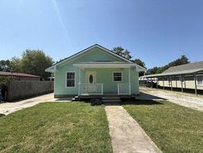 Building Photo - 607 E Broadway
