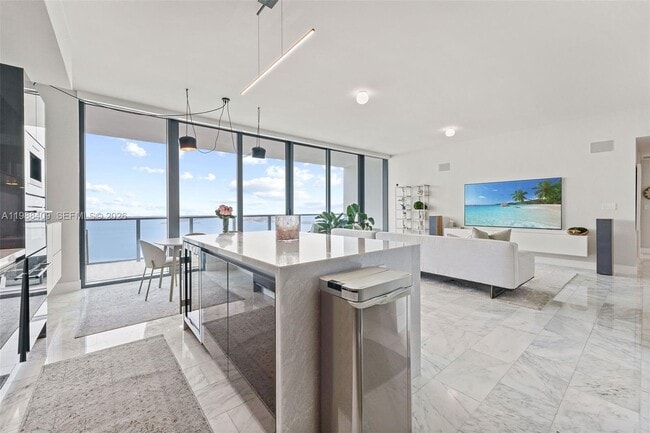 Building Photo - 1451 Brickell Ave