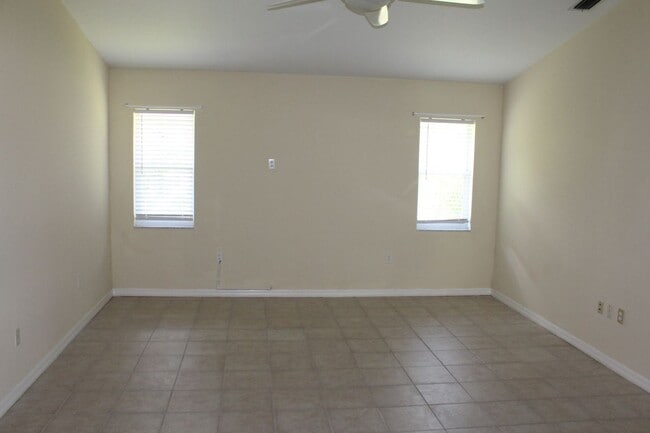 Building Photo - 1114 Presque Isle Dr