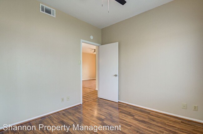 2 br, 1 bath House - 2213 S Braeswood Blvd... - 4