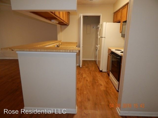 Building Photo - 2 br, 2 bath House - 6326 CAMBRIDGE DR 2