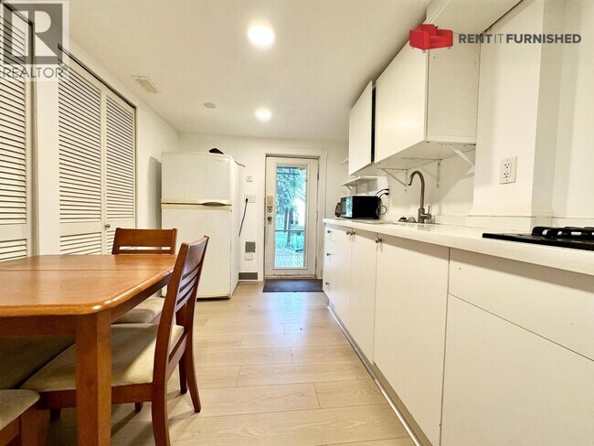 Photo du bâtiment - 1522 8th Ave