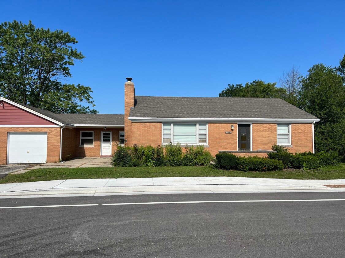 7528 70th Ave, Kenosha, WI 53142 House Rental in Kenosha, WI