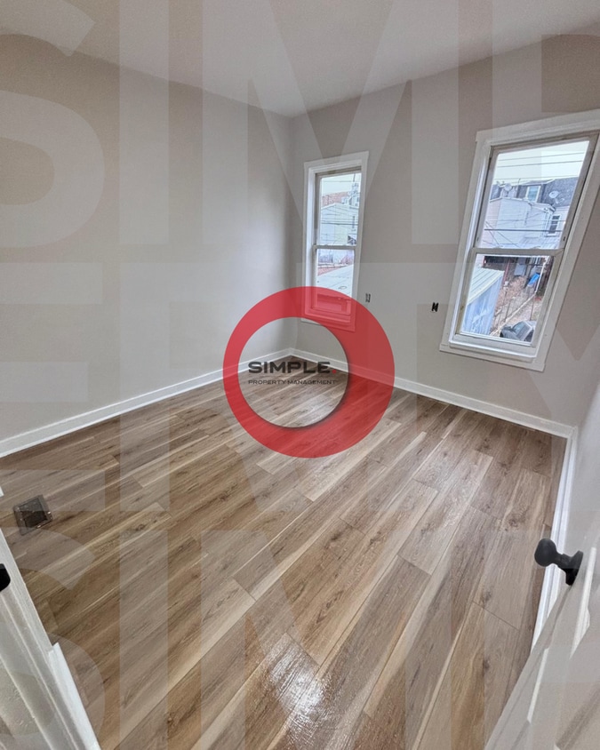 Building Photo - Cozy 2 bedroom house fully renovated