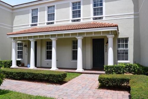 Foto del edificio - 8305 NW 7th Ct