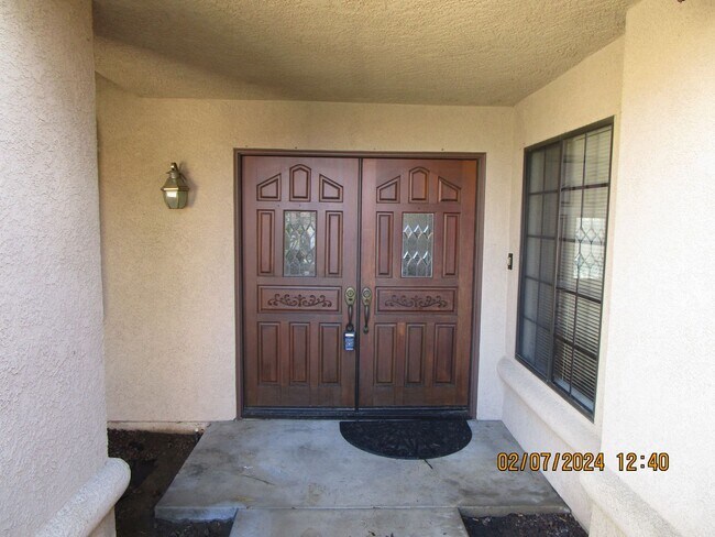 Foto del edificio - Southwest Bakersfield House with Pool