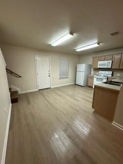 Building Photo - 7602 Legacy Pines Dr