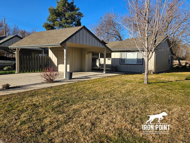 Building Photo - 2bed/2bath duplex on the Bench w/covered parking, appliances & landscaping included.