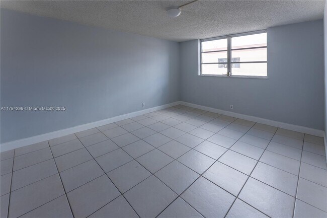 Foto del edificio - 410 NW 68th Ave