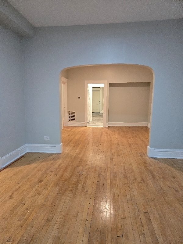 Building Photo - 1309 S Komensky Ave