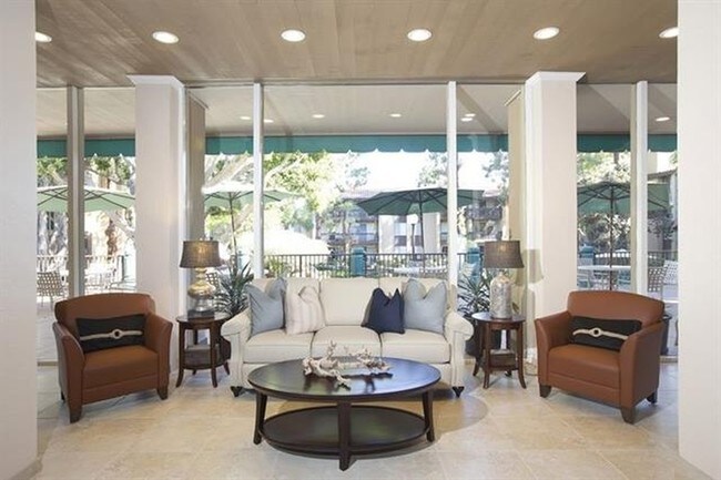 Lobby - 1775 Diamond St