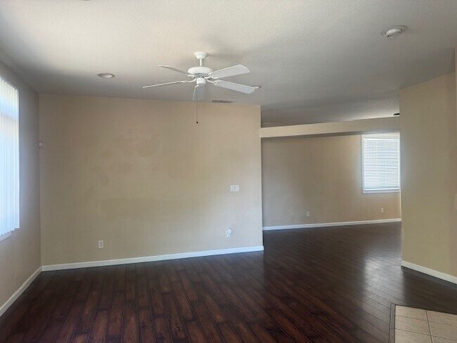 Foto del edificio - Lovely Home Near Power Inn and Mack Road