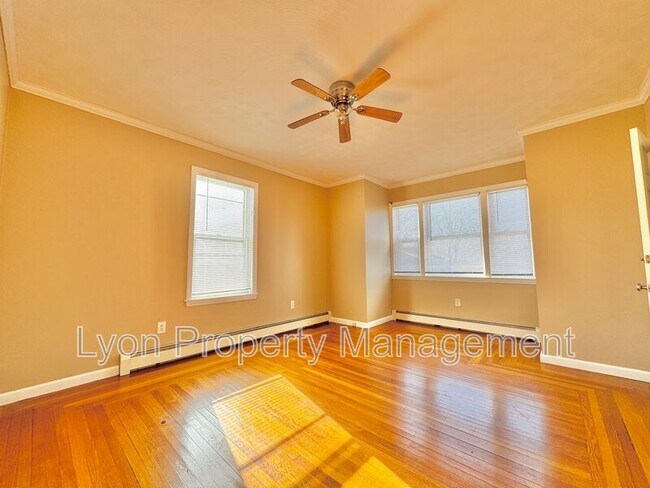 Foto del edificio - 18 Burgess Ave