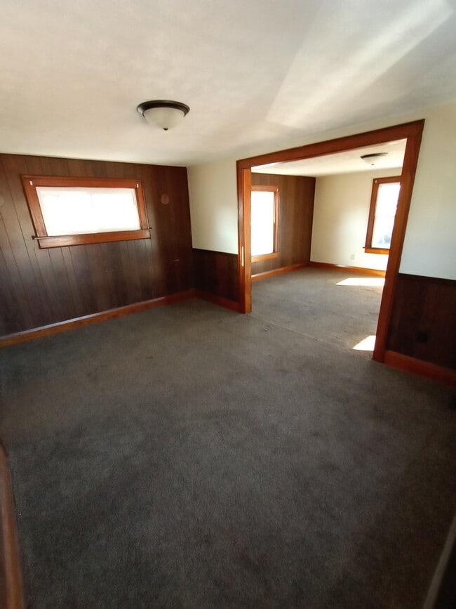 Dining & living rooms - 898 1st St NE