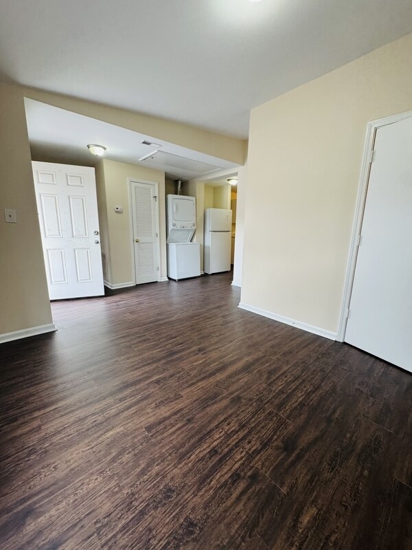 Foto del edificio - 1323 E 10th St