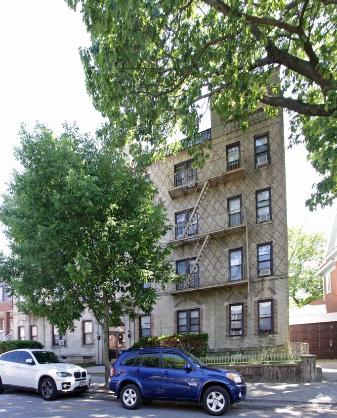 Building Photo - 146 92nd St