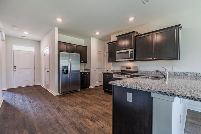 Building Photo - 3 Bedroom / 2 Bath for Rent in Cypress Ridge