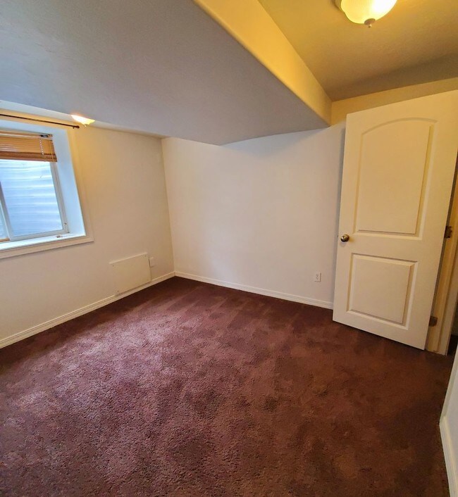 Building Photo - Duplex in Idaho Falls