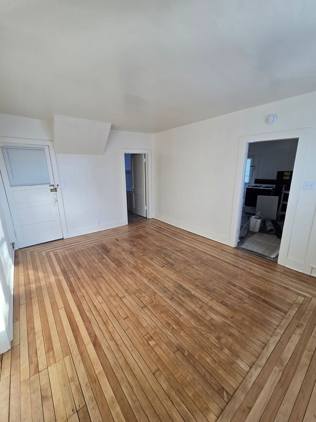 Building Photo - 109 Milwaukee Ave W