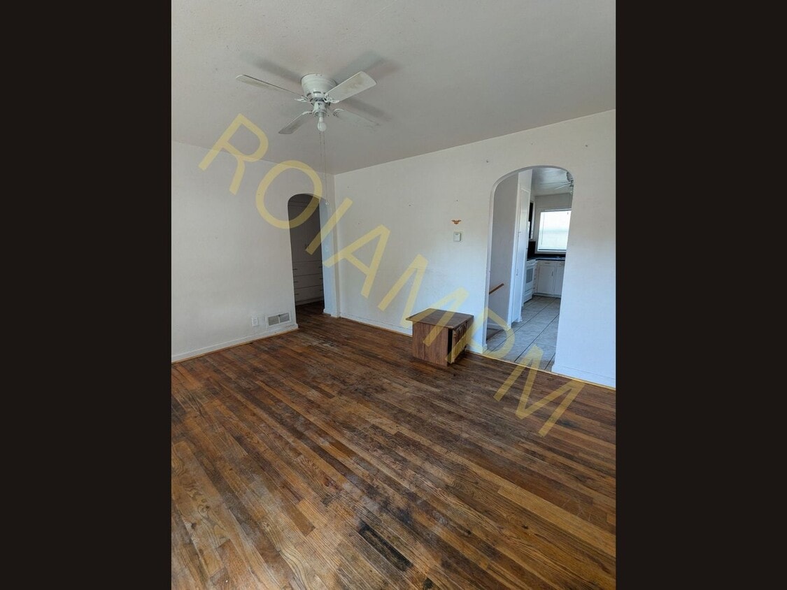 Primary Photo - 217/221 Oregon Street