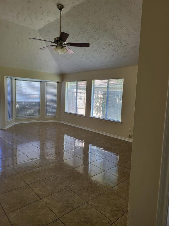Foto del edificio - 19911 River Brook Dr