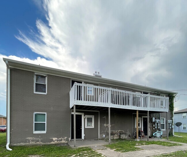 Building Photo - 6028 Dickson Rd