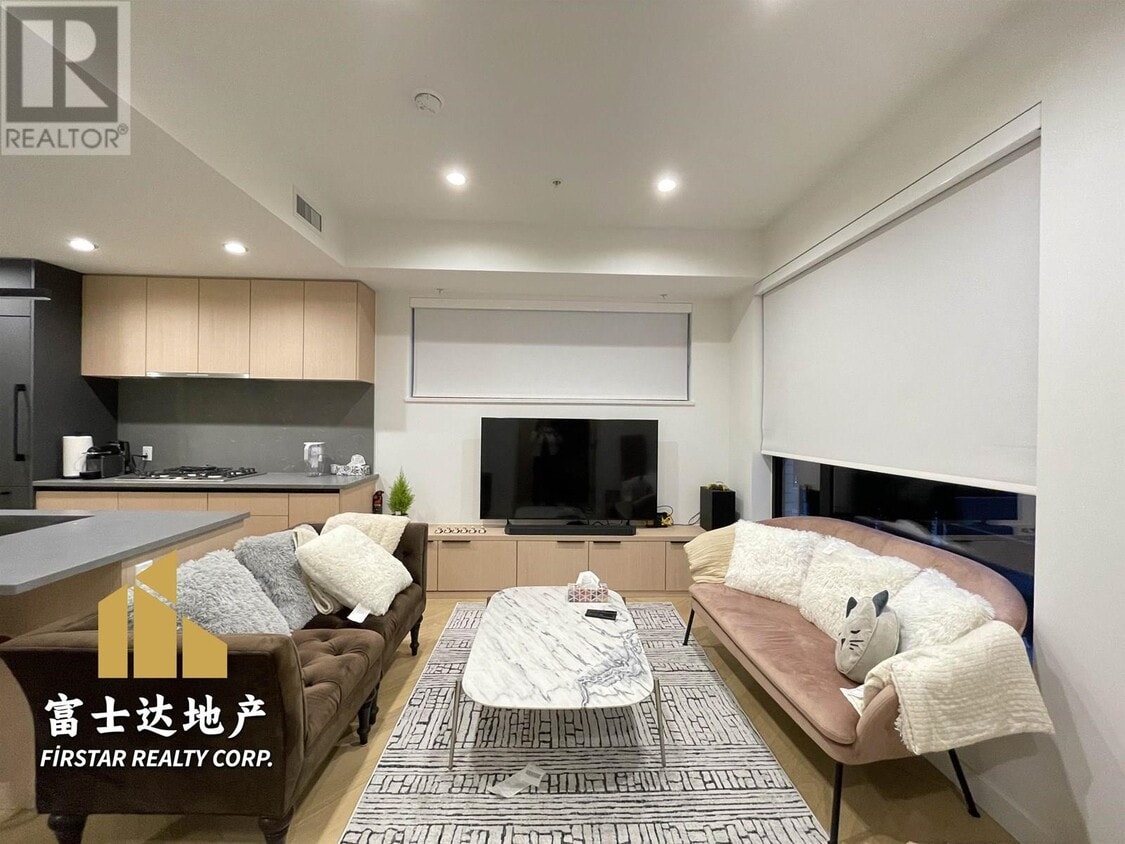 Photo principale - 6788-6788 Oak St
