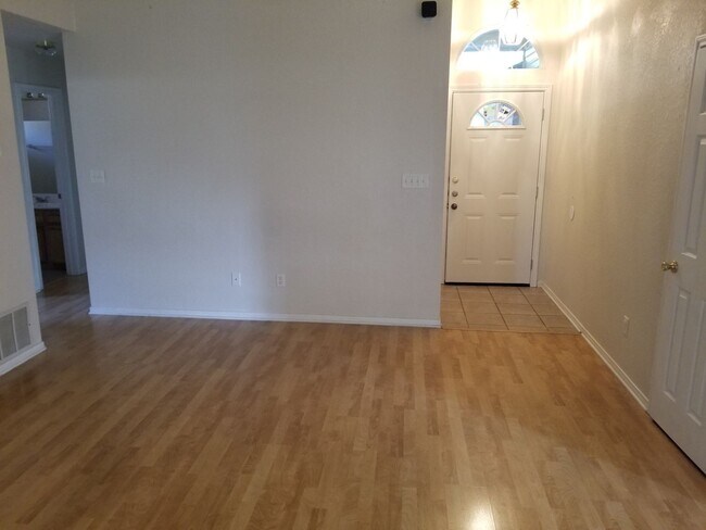 Building Photo - 4102 Ethel Ave