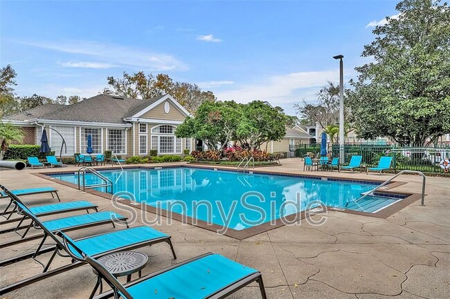 Foto del edificio - 13003 Plantation Park Cir
