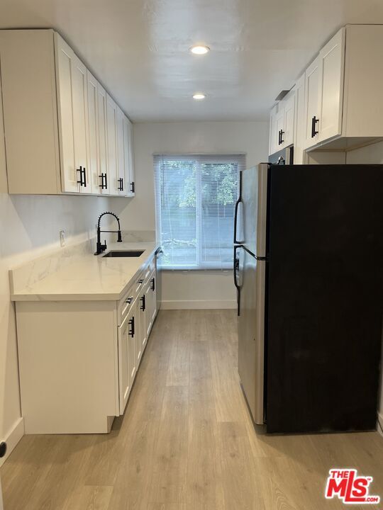 Foto del edificio - 1254 N Orange Grove Ave