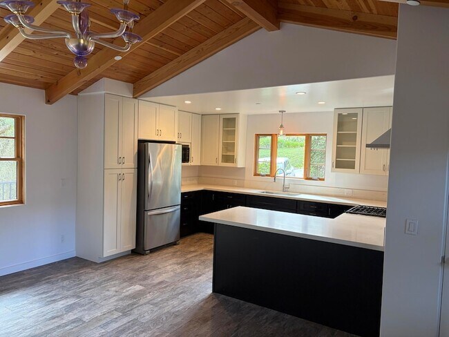 Foto del edificio - 60 Crestview Ln