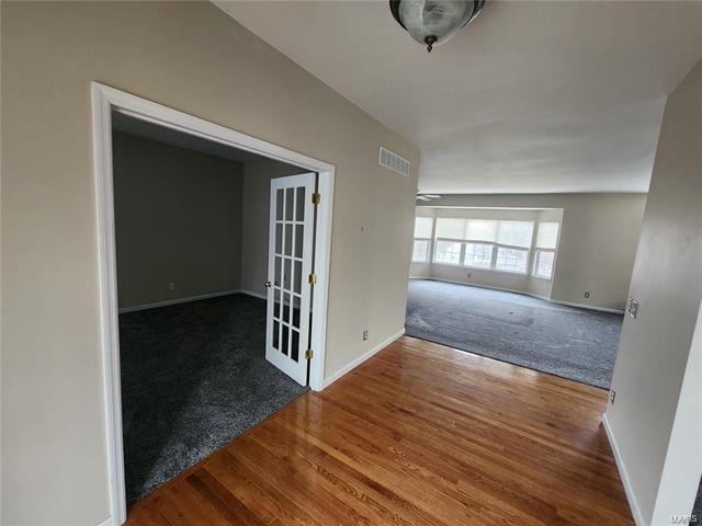 Building Photo - 4 Greenbriar Summit Ct