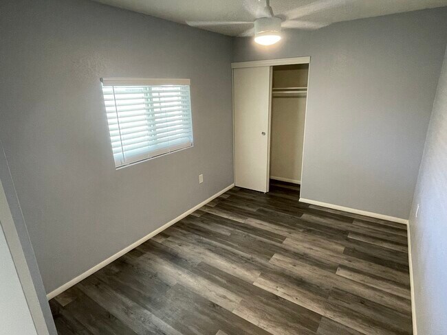 Foto del edificio - 10421 W Puget Ave