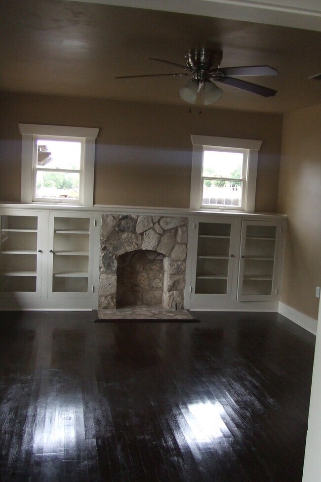 Foto del edificio - 700 E 45th St