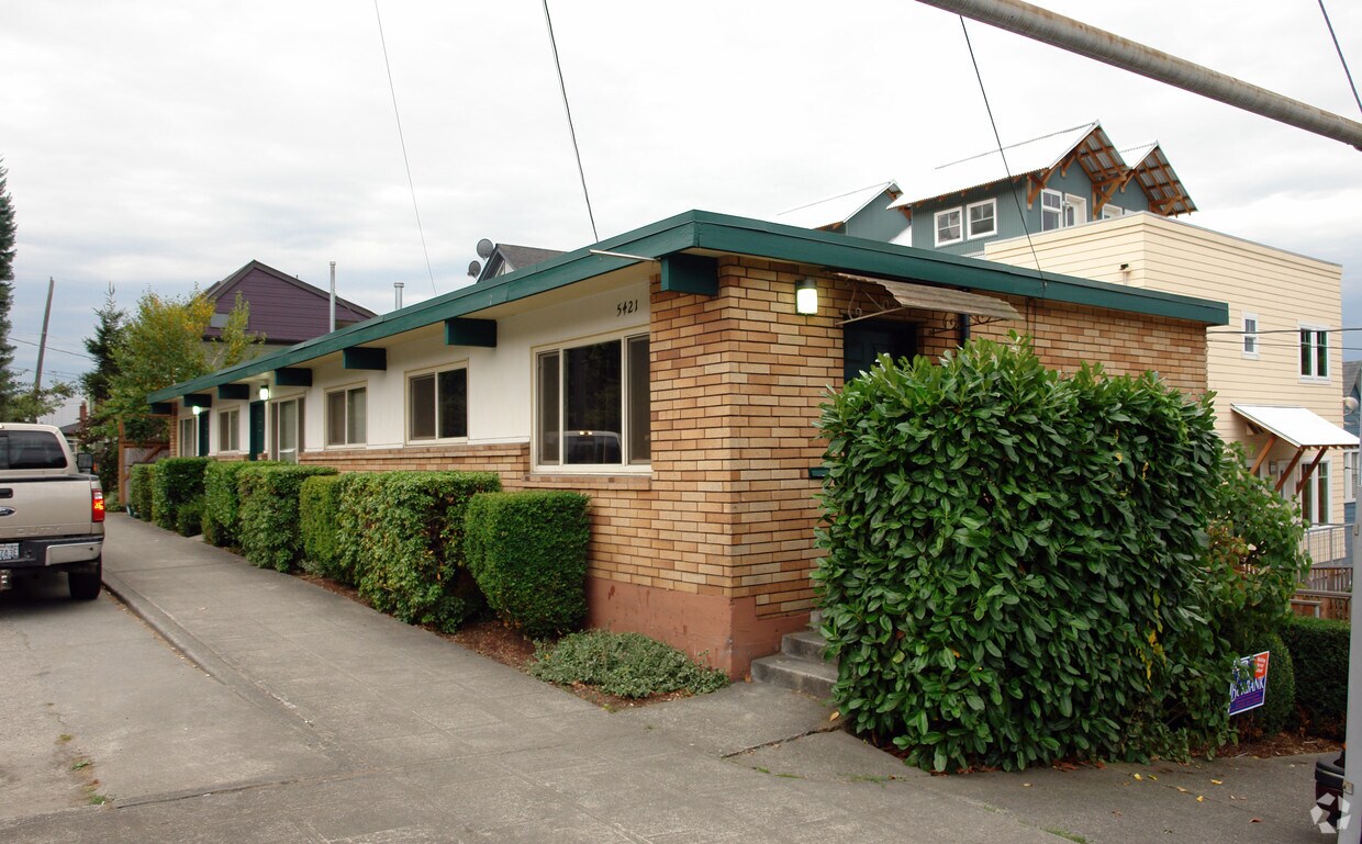 Foto principal - 5417 3rd Ave NW