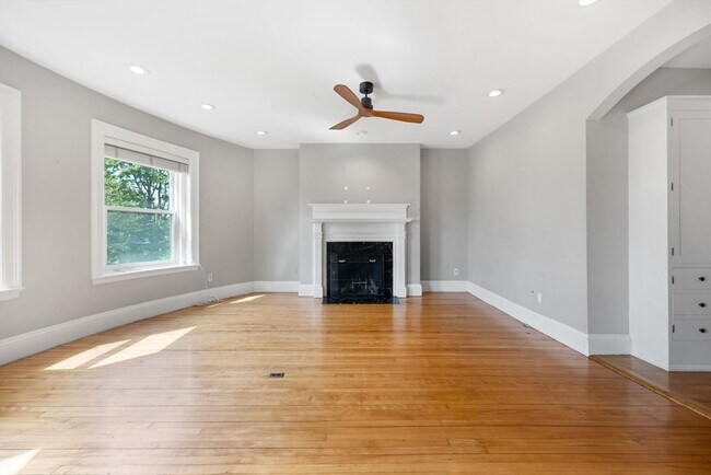 Foto del edificio - 1011 Beacon St
