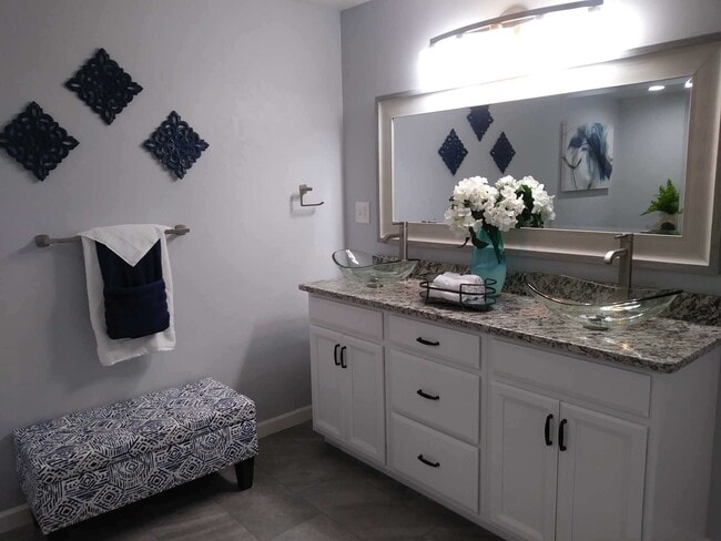 Gorgeous 3 bedroom, 2 bath - Gorgeous 3 bedroom, 2 bath House